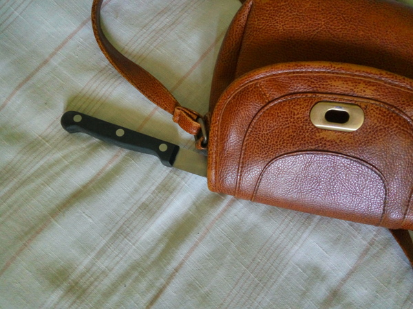 Пришла значит девушка в гости, и неожиданно...