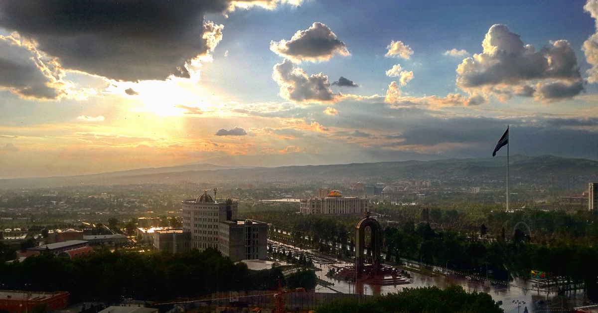 Точикистон город. Таджикистан город Душанбе. Столица Душанбе столица Таджикистана. Душанбе панорама. Современный Душанбе.