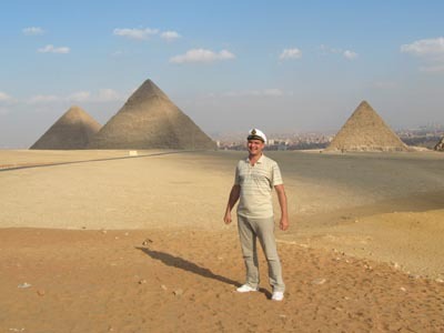 The Sphinx and the Great Pyramids as seen by the Foreman - Pyramid, Sphinx, Building, Interesting, Archeology, Egypt, Longpost