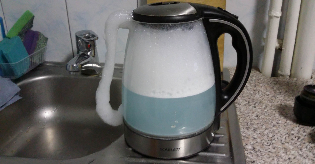 Чайник на 10 минут. Фильтр от накипи для чайника. Электрочайник фильтр от накипи. Накипь в чайнике. Вода в чайнике.