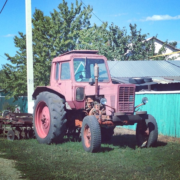 When you really want to be glamorous, but you live in Zazhopinsk :( - My, rural glamor, Glamor, Tractor, Technics, Fashion