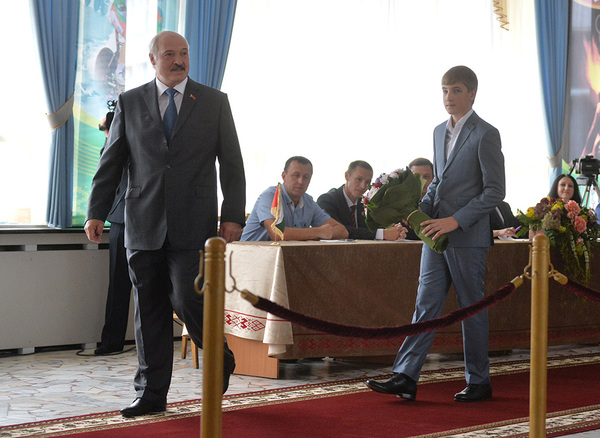 Хлопец  вырос.