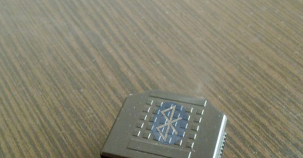 На случай если сломались наушники airpods. | Пикабу