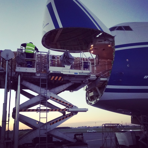 ... B747-8 nose cargo door loading , Boeing 747, Airbridgecargo, Vqblr