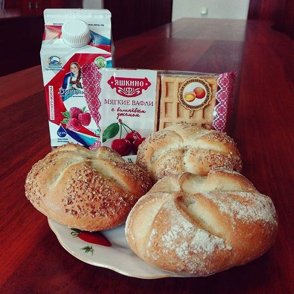 Year on goods of Russian production No. 20 - My, Everyday life, Work, Lunch break, Russia, Russian production, Made in Russia, Buns, Yogurt