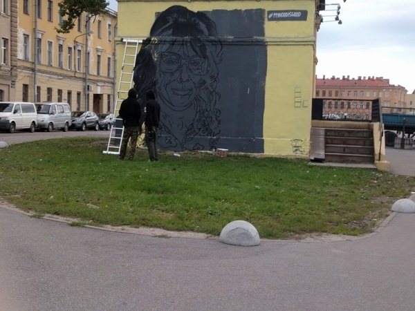 Representative of #myhoodisgood was taken to the police for trying to draw another graffiti on Sinopskaya - Hoodgraff, Police, Lawlessness, Graffiti, Tjournal