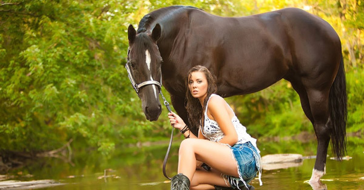 Девушка совокуплялась с. Фотосессия с лошадьми. Девушка с лошадкой. Девочка на лошади. Красивые девушки и кони.