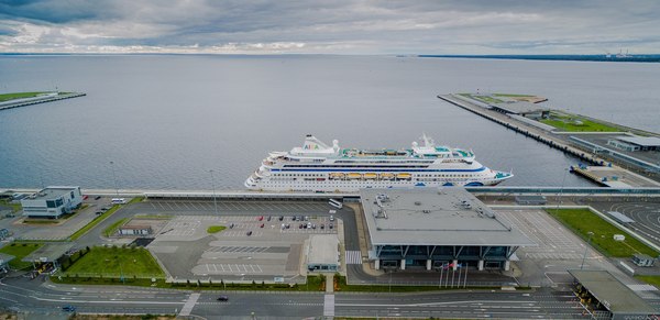 small cruise ship - Saint Petersburg, Liner, My