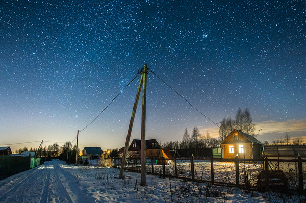 The house is standing, the light is on - My, Village, Astrophoto, Outskirts