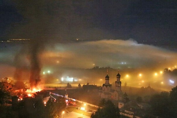Пожар и туман в Новосибирске.