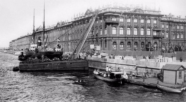 A unique picture... Construction of a parapet on Palace Embankment (Early 1900s)... St. Petersburg... - Russia, Saint Petersburg, Palace Embankment, Building, Parapet, Town, Cities of Russia, Photo