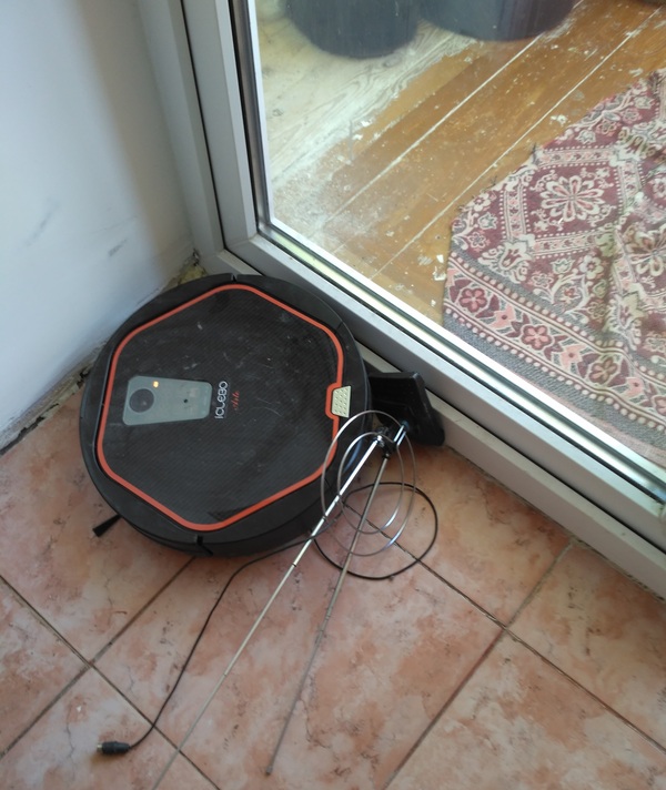 They said that the robot vacuum cleaner will be a good helper in home cleaning - My, Robot Vacuum Cleaner, House, Help, Longpost