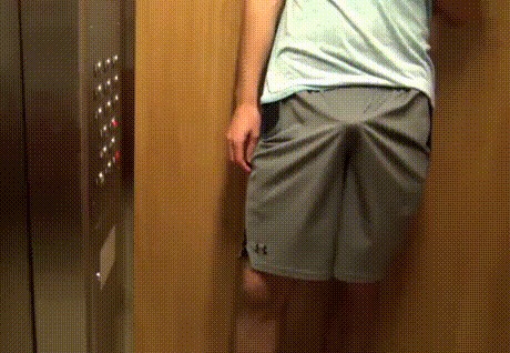   )