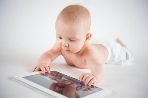 LITTLE CHILD AND TABLET: MANY UNKNOWN, MANY SPECULATIONS. TO GIVE OR NOT? - My, Children, Child development, Parenting, Tablet, Smartphone, , Longpost