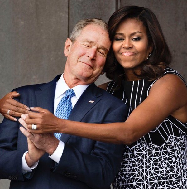 Michelle Obama trolled for hugging George W. Bush - Events, Society, USA, Troll, , Michelle Obama, Humor, Lenta ru, Longpost