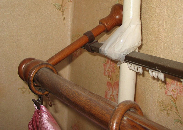 When there is no man in the house - Repair, Curtain, Insulating tape