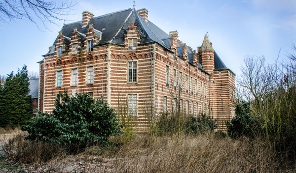 Forgotten Alfa Romeos in an old Belgian castle! - Translation, Alfa romeo, Locks, Find, , Longpost, Video