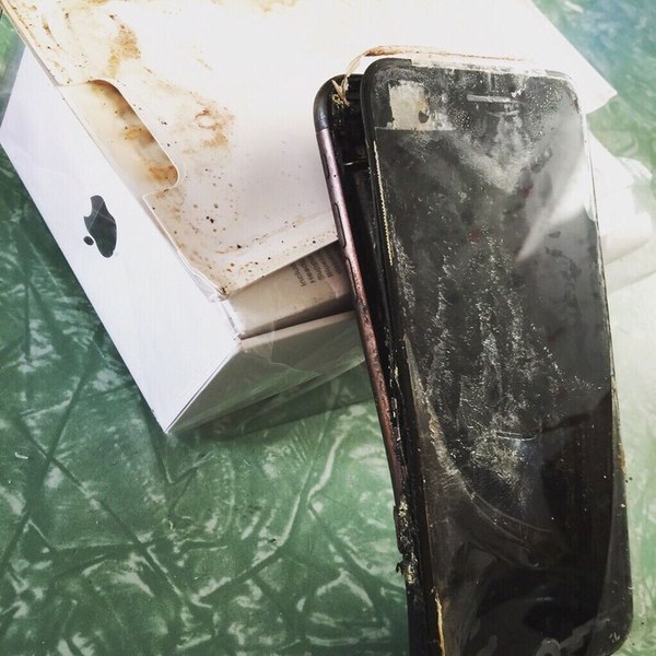 Media: In America recorded the first case of explosion of the iPhone 7 - iPhone 7, Explosion, , Honestly stolen