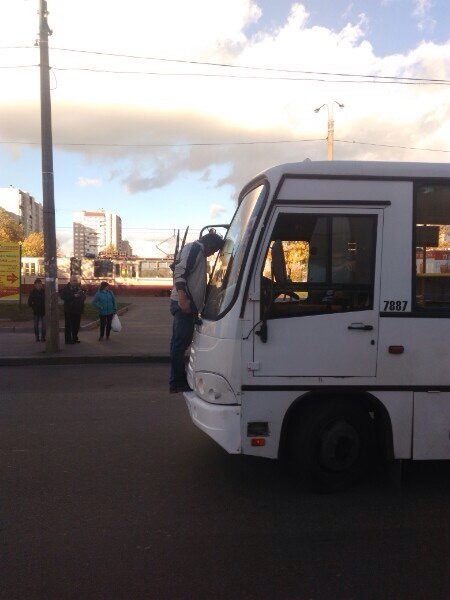 When he stopped the coolest bus, but did not use Fanta. - Photo, Alcoholics, M Rybatskoe, Saint Petersburg, Not a fanta