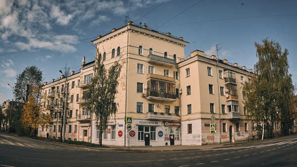 I found an interesting house in Vologda. - My, House, Fishye, Vologda, Zenitar, Autumn, The photo, Nikon