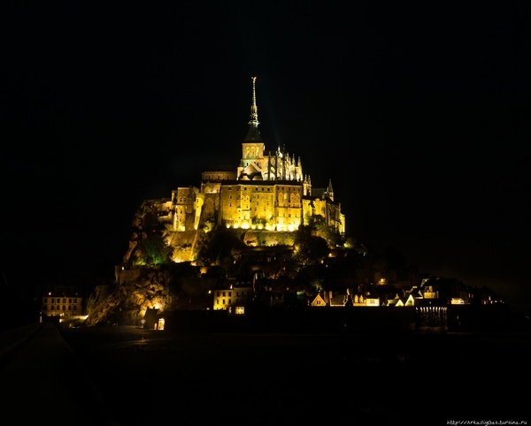 -  . Mont Saint-Michel, --, , , ,  , , 