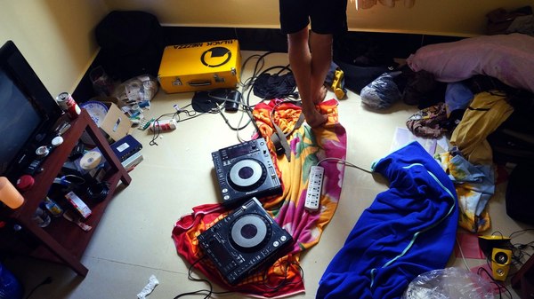 Beautiful mess) The tag is mine. My friend. His room. - My, Deep house, , , Domashniy