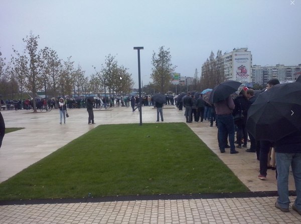 The queue for tickets for the match Krasnodar - Schalke-04 - Krasnodar Stadium, Photo, In contact with, Football, Schalke 04, Krasnodar