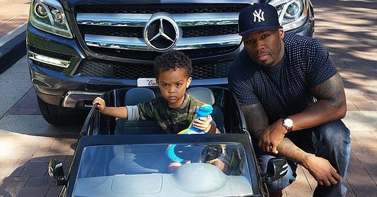 Показал машины папы. Мерседес 50 Cent. Сын 50 Cent. 50 Cent дети. Первая машина 50 Cent.