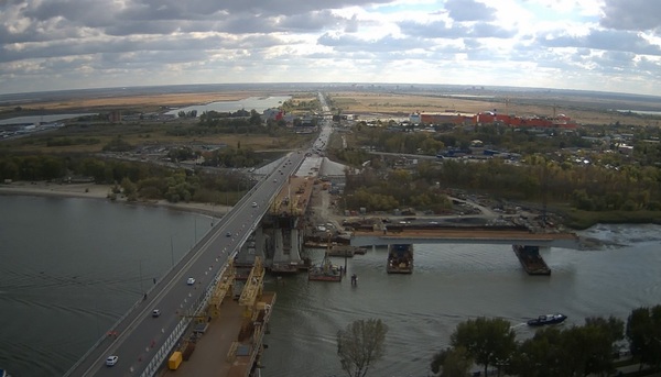 Raising the central section of the Voroshilovsky bridge in Rostov-on-Don online. - Rostov-on-Don, , Bridge, Building, Text