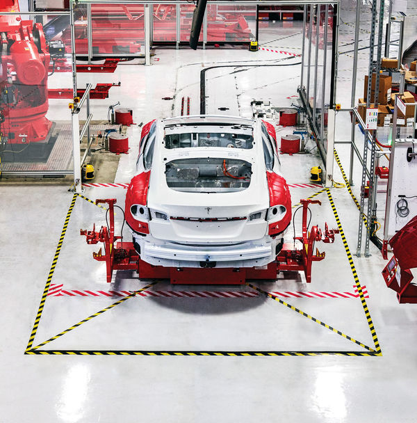 Завод Tesla изнутри: как роботы штампуют электромобили Машина, Завод, Tesla, Длиннопост