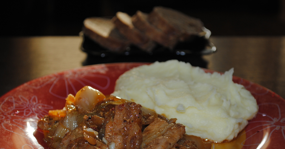 Свинина с тофу и кимчи. Кимчи поккым. Панчани. Кимчхи. Кимчи жареная со свининой.