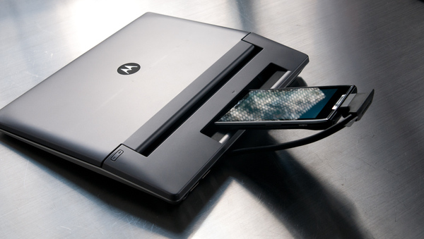 История гаджетов Motorola, часть 2 Geektimes, Смартфон, Электроника, Телефон, Моторола, Google, Lenovo, Видео, Длиннопост