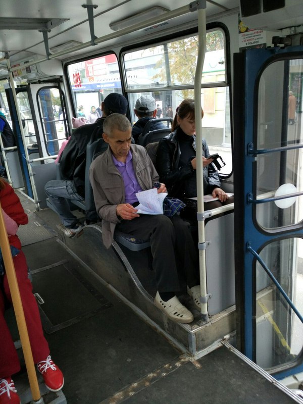 It's not every day you see the President of the United States on a trolley bus. - USA, Barack Obama, My, Cheboksary, Photo