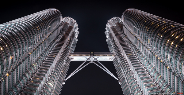 C - Symmetry. - My, Photo, Foreshortening, Night, Skyscraper, Building, Bridge, Malaysia, Kuala Lumpur