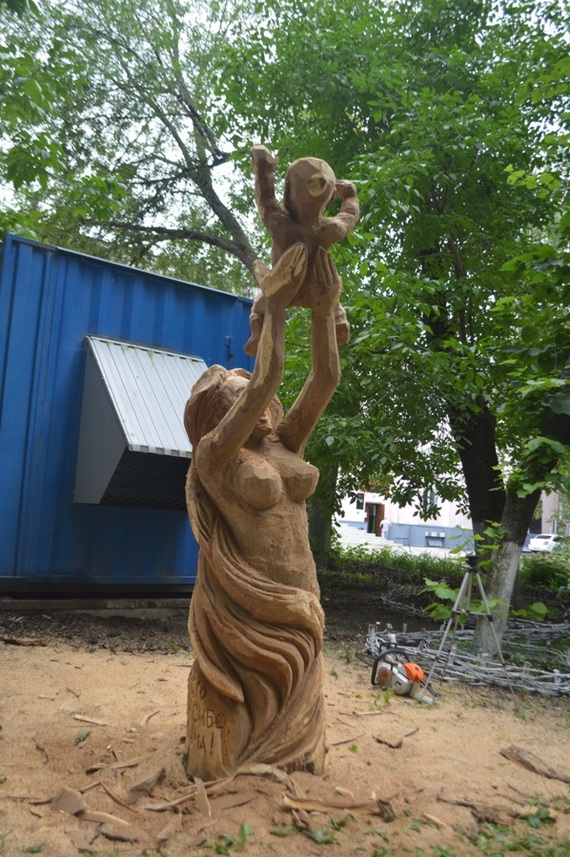 Thank you mom! Incredibly touching video - Alexander Ivchenko, Chainsaw sculpture, Voronezh, Chainsaw, , Monument, Video, Longpost