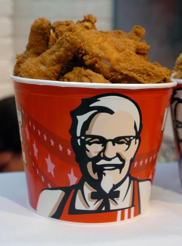 Woman wants 20 million from KFC for an incomplete bucket - Fast food, Court, Female, Hen, Money, Women