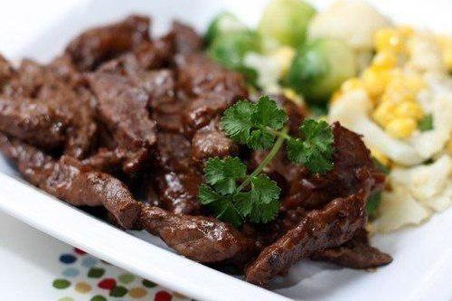 Beef with red wine sauce and tomato puree. - Beef, Tomatoes, Alcohol, Recipe, Cook's Diary