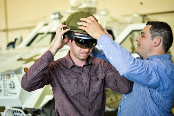 Microsoft HoloLens    ! Microsoft, Microsoft HoloLens,  ,  