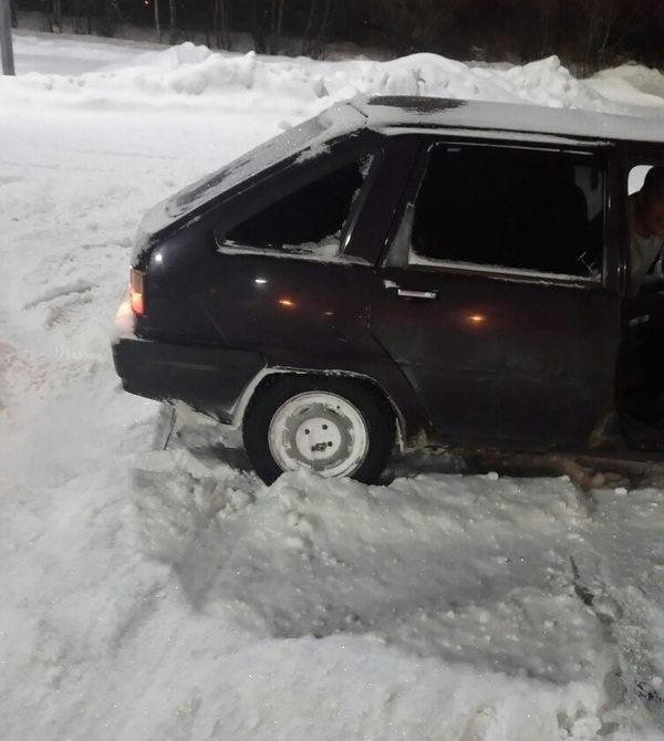 Что то мне подсказывает Колеса не очень рады видеть снег=)