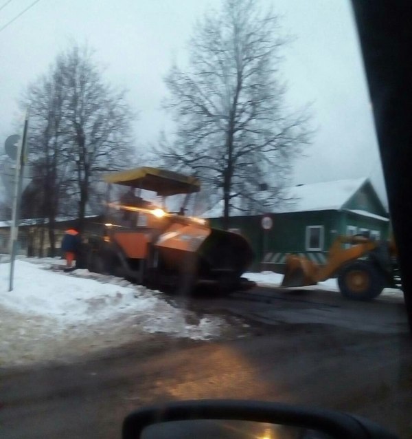 sacrums. - , Novgorod region, Asphalt, Winter, Как так?, How?