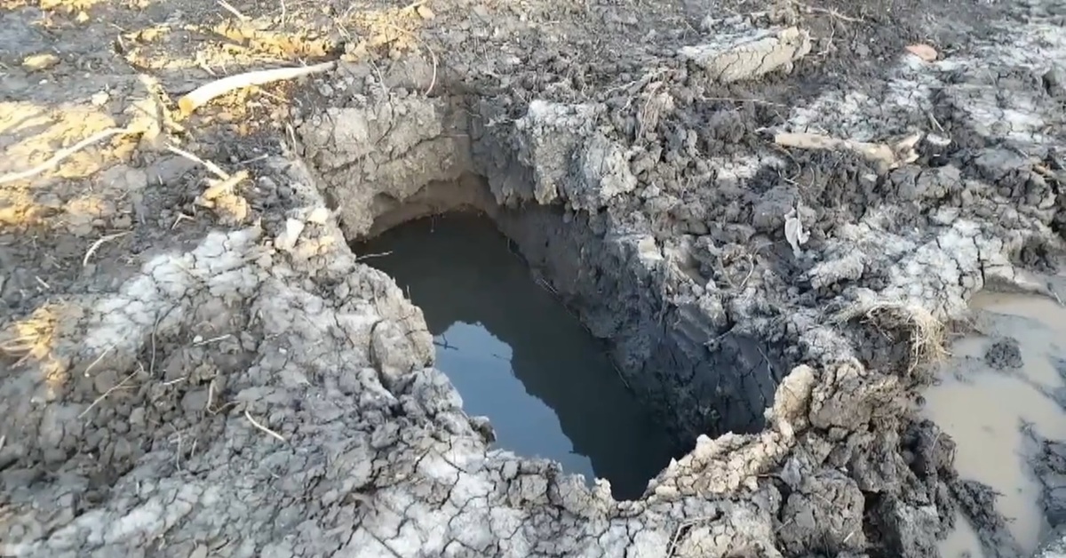 Близко грунтовая вода. Грунтовые воды Краснодара. Грунтовые воды Краснодарского края. Уровень грунтовых вод в Краснодаре. Подземные воды Краснодарского края.