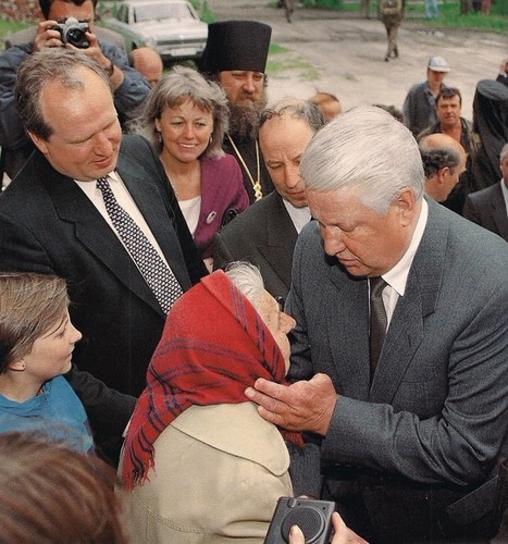 Yeltsin did not have two fingers - Boris Yeltsin, Fingers, Not