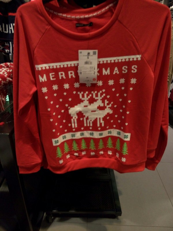 Это не то о чём вы подумали. Просто олени массажируют друг друга