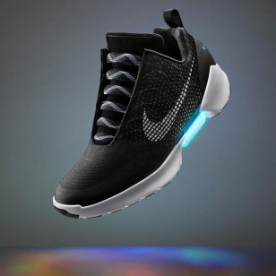 Sneakers with automatic lacing - Nike, Sneakers, Lacing, New items, Video