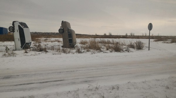 Забор из машин у автосалона - Моё, Авто, АвтоВАЗ, Магнитогорск, Автосалон