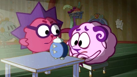 Еж разминает бараша