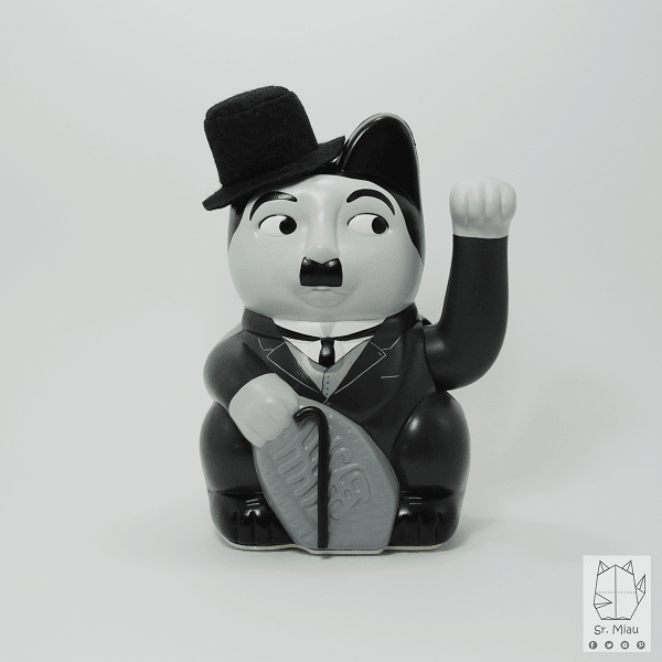 Just maneki-neko Charlie Chaplin, not what you thought... - cat, Maneki-Neko, Charlie Chaplin