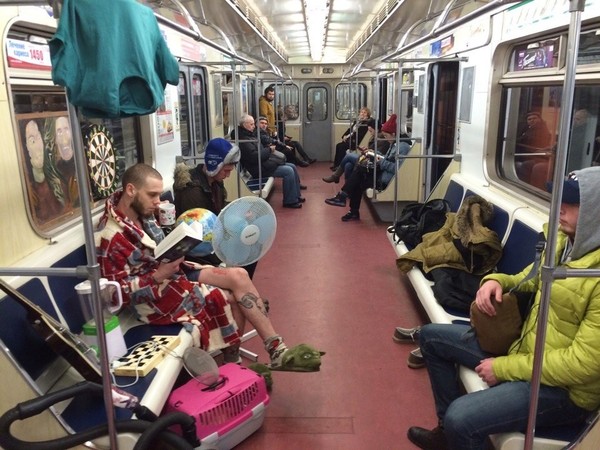 St. Petersburg metro never ceases to amaze...) - Saint Petersburg, Metro, Metro SPB, Freaks, 