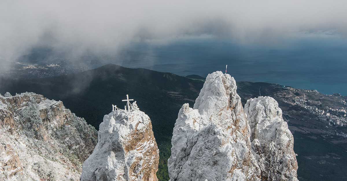 Ай гар. Гора ай Петри. Ялта гора ай-Петри. Крымские горы ай Петри. Зима горе ай-Петри в Крыму.