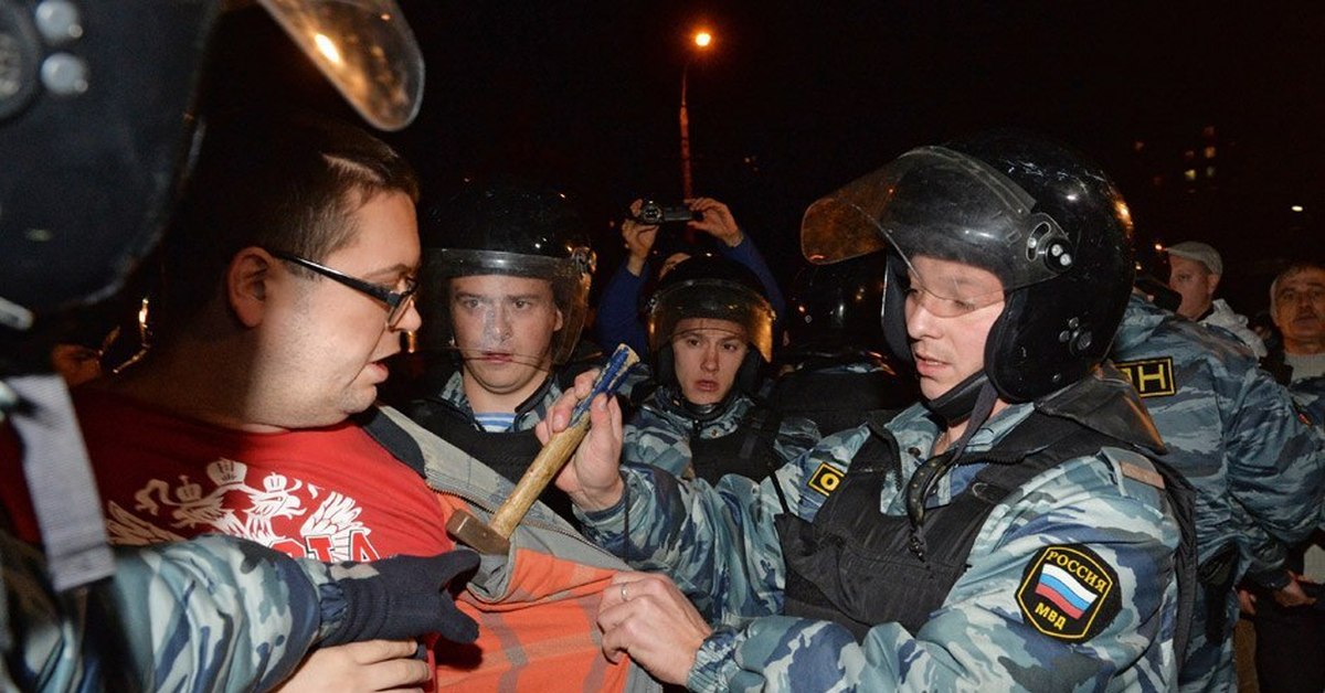 Беспорядки в бирюлево. Беспорядки в Бирюлево 2013. Массовые беспорядки в Бирюлево.